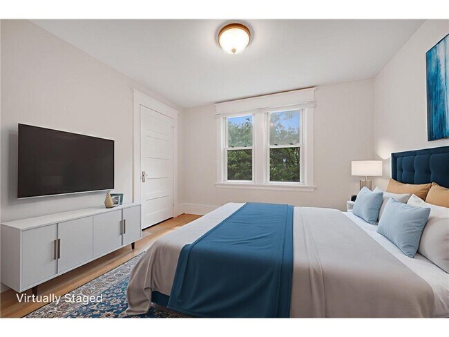 Building Photo - 804 Hawthorne Ave E