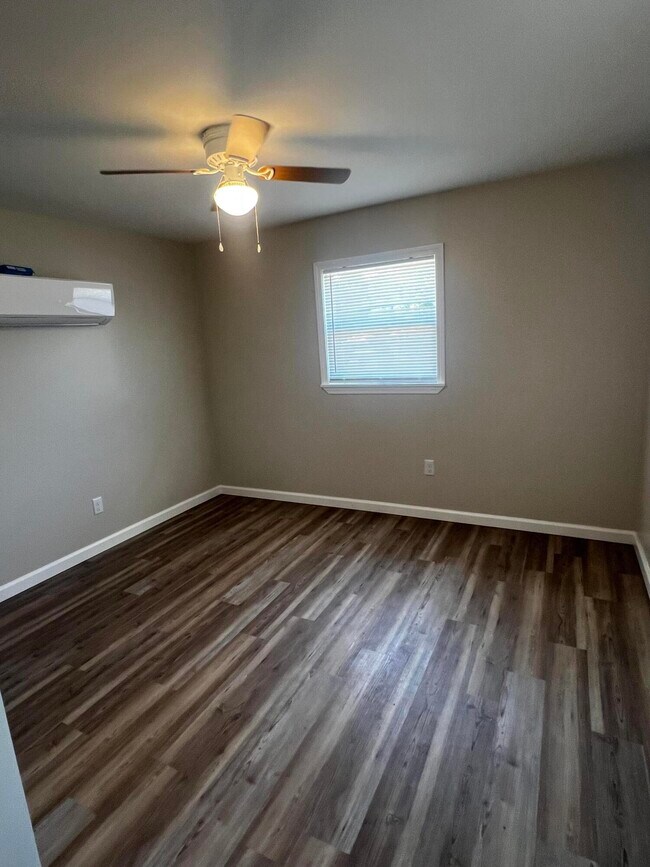 Building Photo - 6191 Bethany Dr