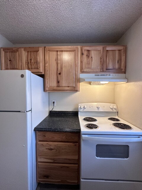 Building Photo - Charming 2-Bed Oasis with Modern Comforts on Powell Blvd.