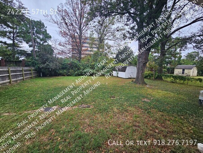 Building Photo - 2422 E 57th St