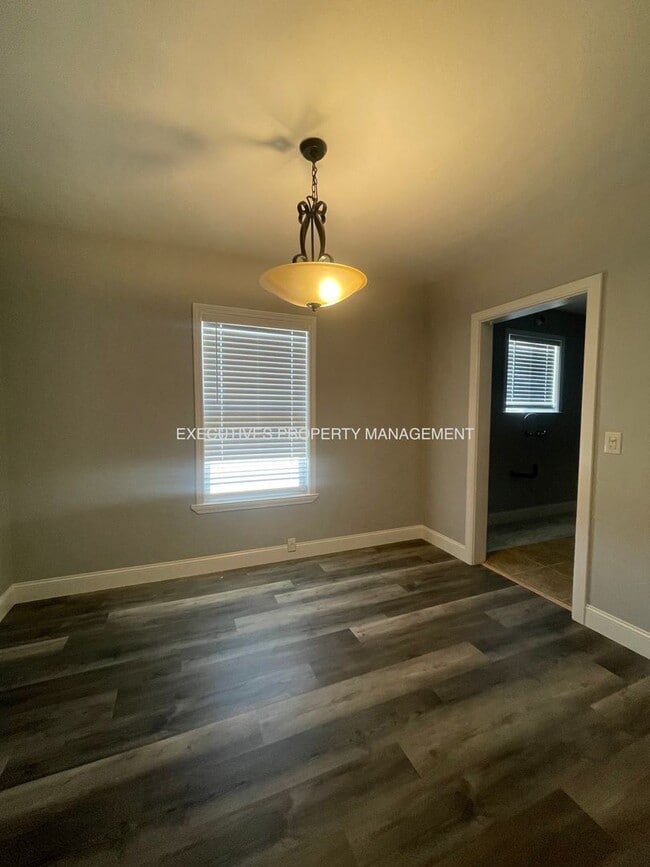 Building Photo - 1957 CA-140