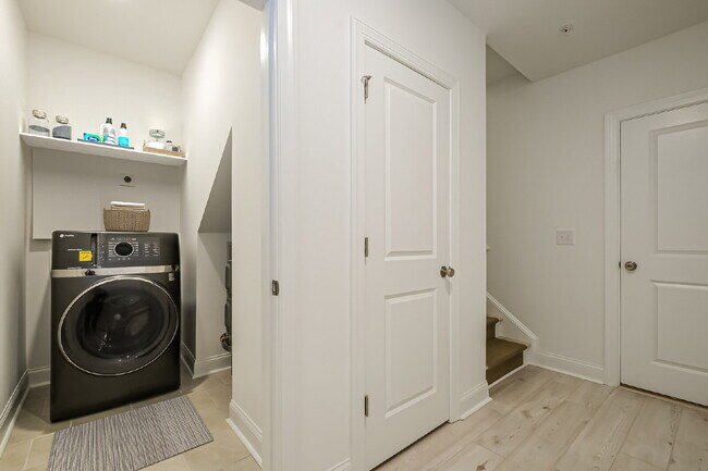 Building Photo - 514 Alice Wy