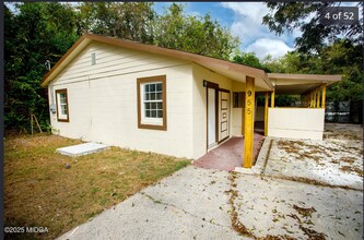 Building Photo - 955 Putnam St