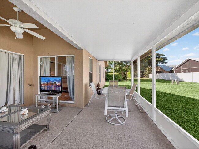 Building Photo - 2757 SW Versailles Terrace