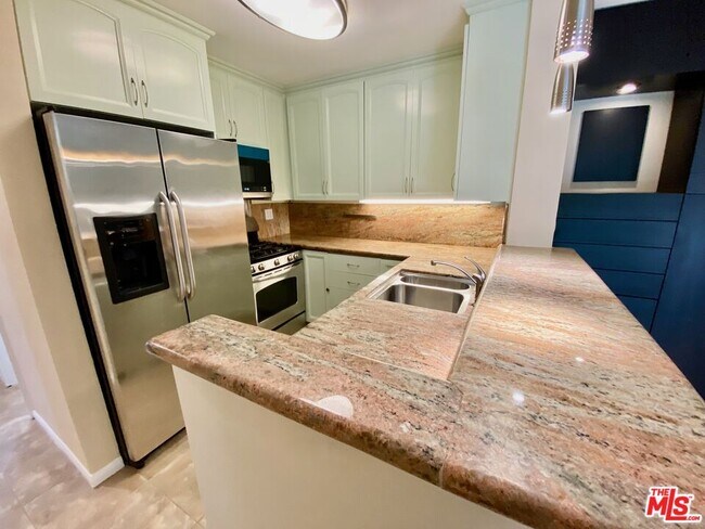 Building Photo - 6375 Green Valley Cir