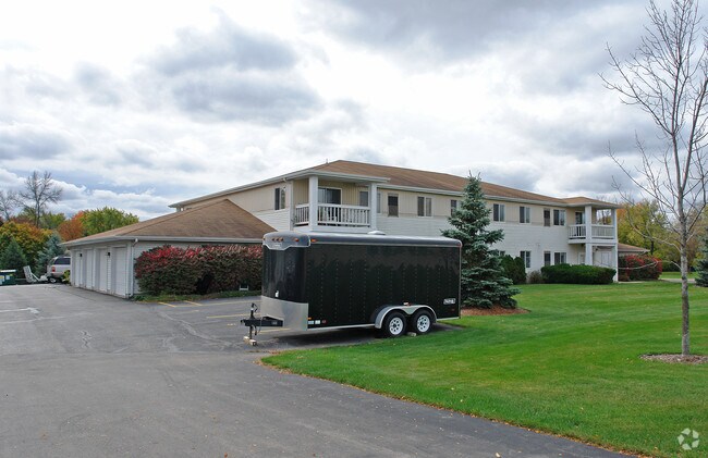 Building Photo - 303 Meadowview Ct