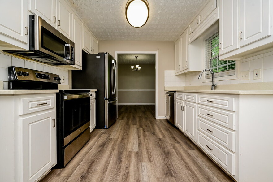 Building Photo - 10 Dearing Cove
