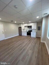 Building Photo - 1130 Light St