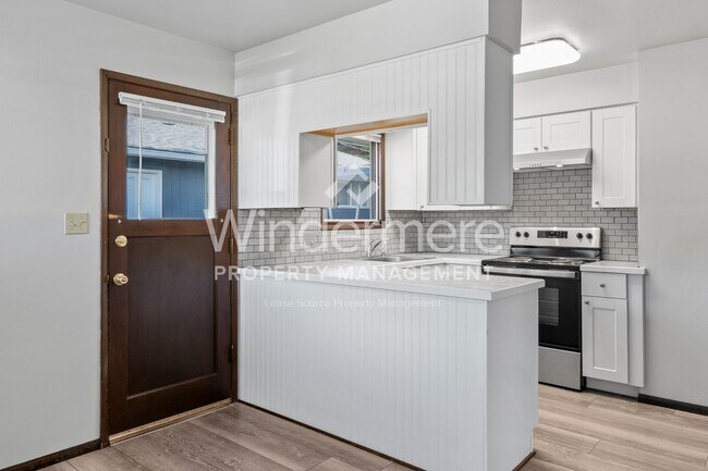 Building Photo - 822-824 N Wilbur Rd