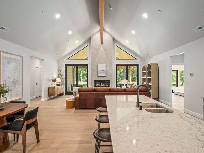 Building Photo - Exclusive Tumble Creek!  Try before you bu...