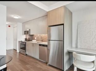 Building Photo - 350 N Canal St