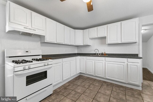 Building Photo - 211 Broad St