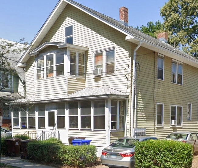 Building Photo - 152 Grand St