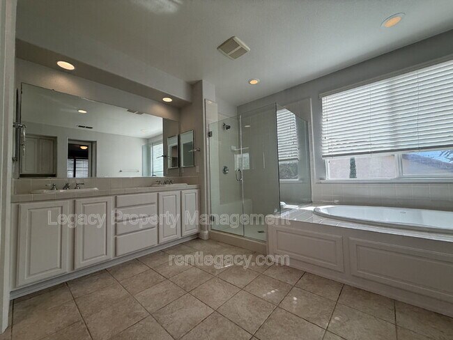 Building Photo - 8843 Latigo Ct