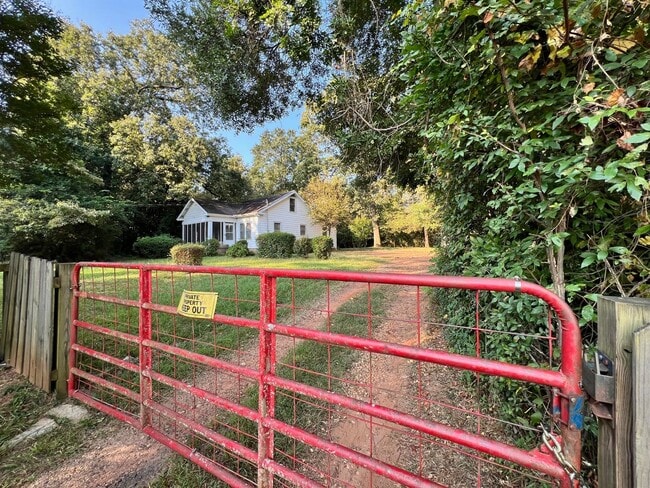 Primary Photo - 2 Bed | 2 Bath Single Family Home