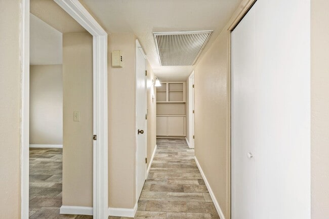 Building Photo - Colette Circle Condo