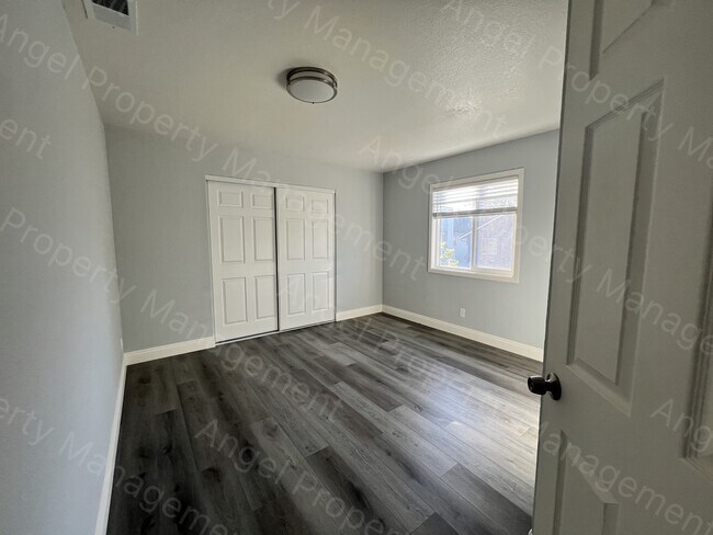 Building Photo - 5221 Moonlight Way