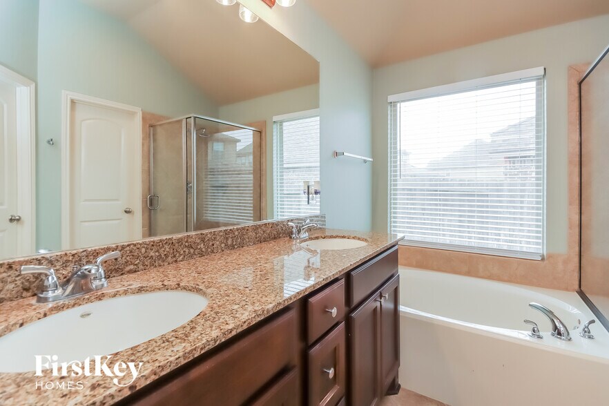 Building Photo - 4127 Ponderosa Hills Ln