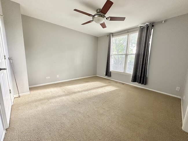 Building Photo - 3453 N Lawndale Ave