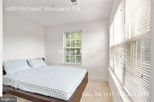 Building Photo - 4600 Potomac Highlands Cir