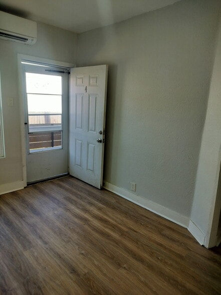 Building Photo - 1321 35th St