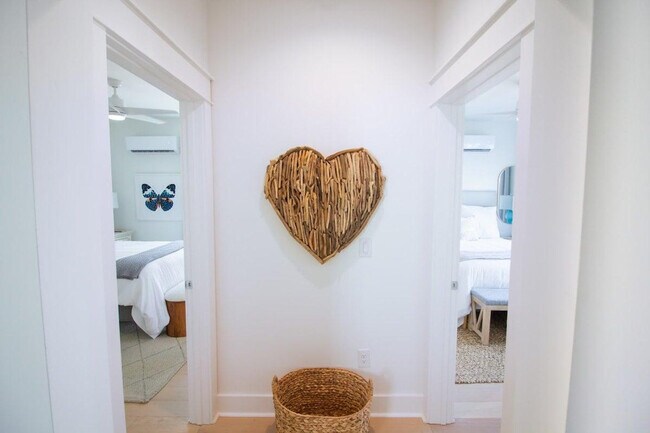 Building Photo - 141 Valdare Ln