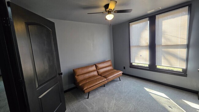 Building Photo - Unique 3 Bedroom Home