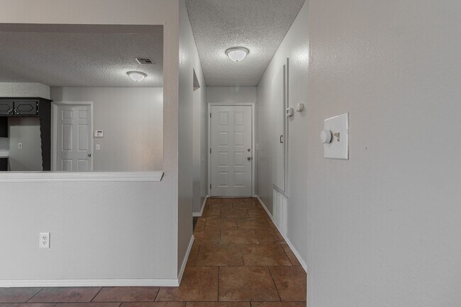 Building Photo - 3 Bed 2 Bath in Norman