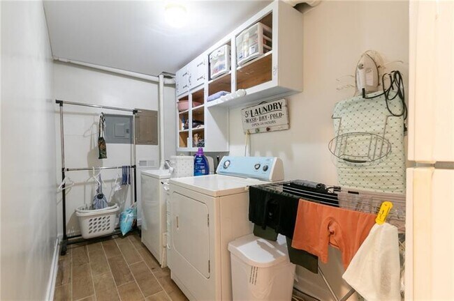 Building Photo - 4932 Rock Haven Dr SW