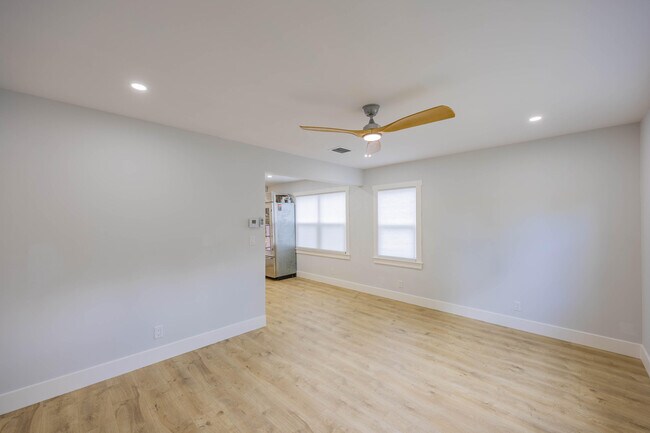 Building Photo - 730 Winters St