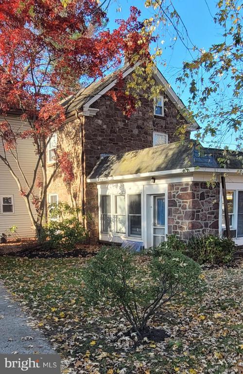 Building Photo - 1620 W Main St