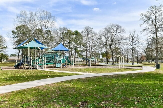 Building Photo - 28831 Frio River Loop