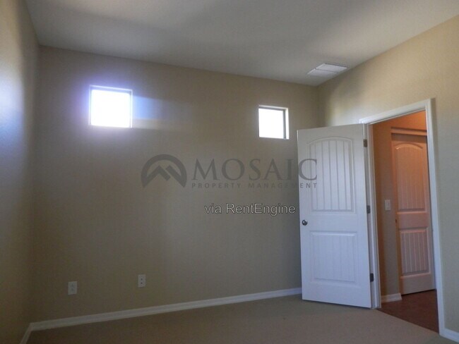 Building Photo - 1463 E Prescott Pl