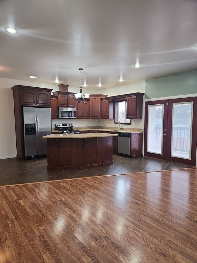 Building Photo - 3 Bed 2 Bath one story home