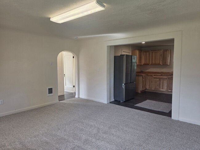 Building Photo - 2 bedroom home in West Bremerton