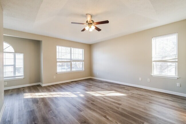 Building Photo - 100 Old Surrey Ct