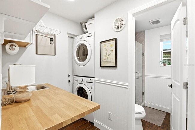 Building Photo - 2518 Weber St