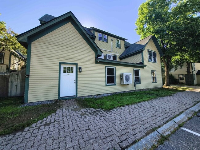 Building Photo - 390 Union Ave
