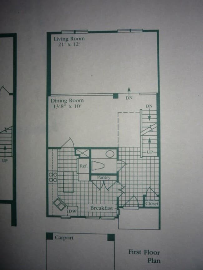 Building Photo - Spacious And Sun-Filled 3 Bedroom 2.5 Bath...