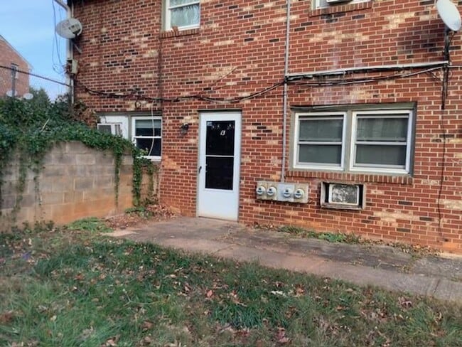 Primary Photo - 13 Rainbow Forest Dr