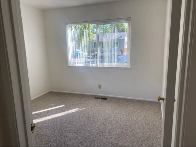 Interior Photo - G Street Apartments (gstreet)