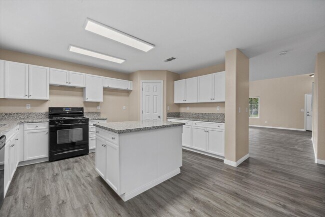 Building Photo - 9612 Pony Mountain Rd