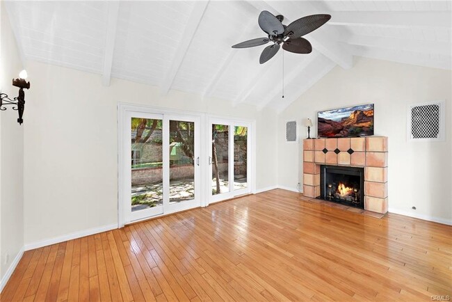 Building Photo - 517 Poppy Avenue, Newport Beach, CA 92625 ...