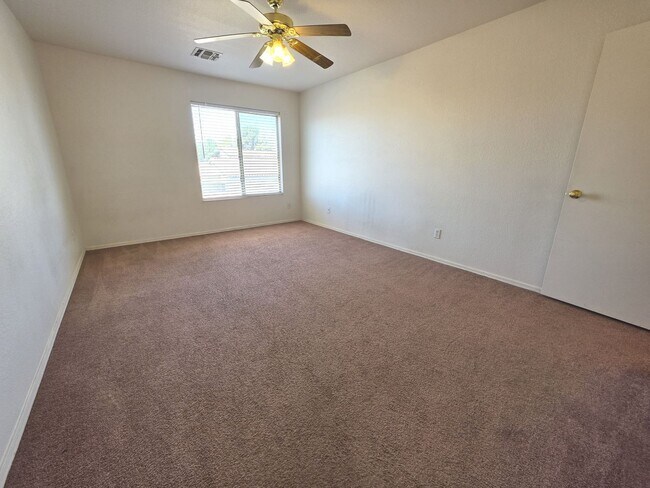 Building Photo - 30469 N Plantation Dr