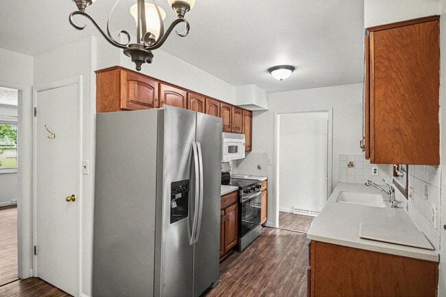 Building Photo - 898 Havendale Dr