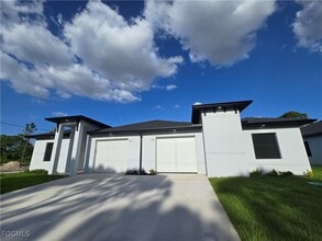 Building Photo - 483 Linden Ave S