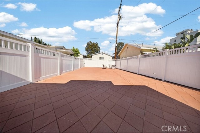 Building Photo - 327 Vine St