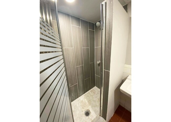 Building Photo - 114 W Nixon St