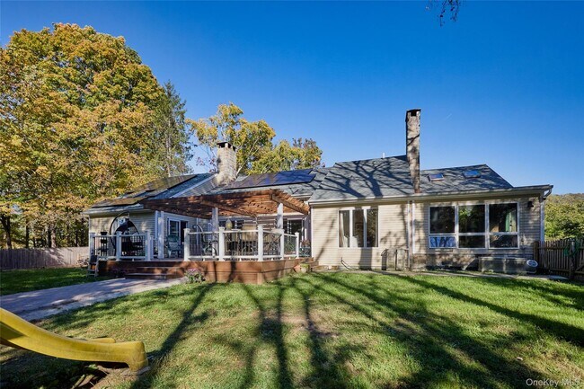 Building Photo - 356 Rossway Rd