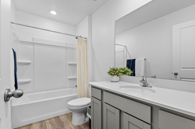 Building Photo - Charming Townhome in Provo, UT  $500 gift card if rented, Pets upon approval